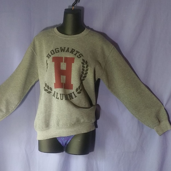 Warner Bros. Tops - Harry Potter long sleeve pullover. Size Small